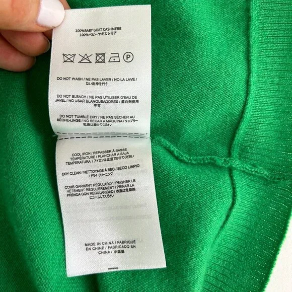 Arch4 Bailey Cashmere V-Neck Sweater in Kelly Green Size XS